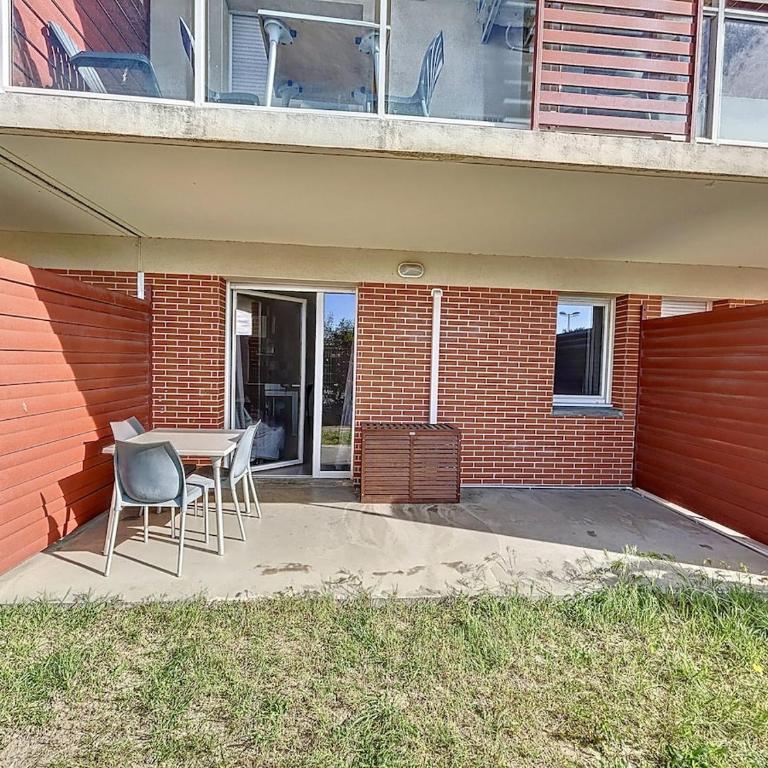 3692-T2 dans une résidence avec piscine - Appartement 1 Chambre - 3