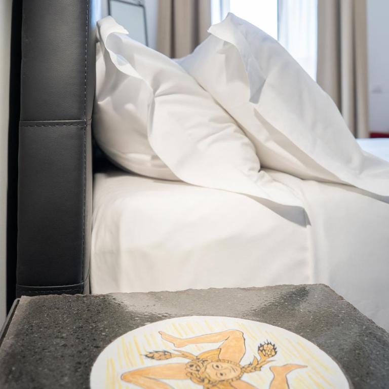 Catania Over Time - Tourist Rooms - Double Room with Balcony - 14
