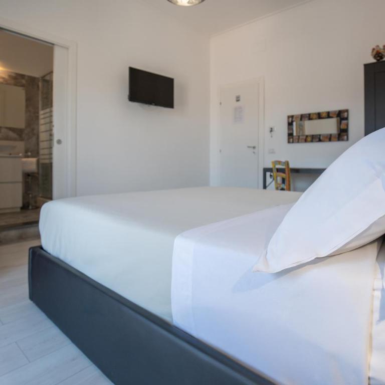 Catania Over Time - Tourist Rooms - Double Room with Balcony - 12