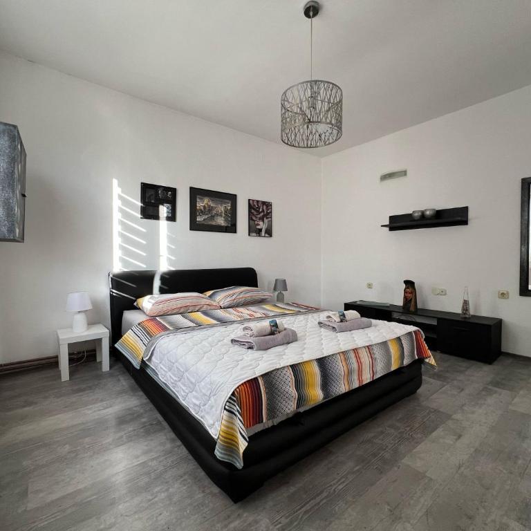 House Dea - Three-Bedroom Townhouse - 3