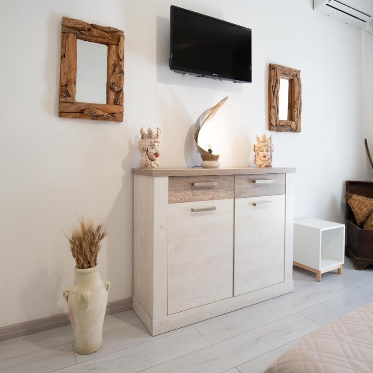 Catania Over Time - Tourist Rooms - Double Room with Private External Bathroom - 9