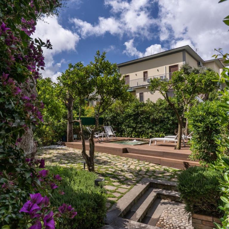 Le Sirene Boutique Apartment - Sofia Apartments - Two-Bedroom House - 1