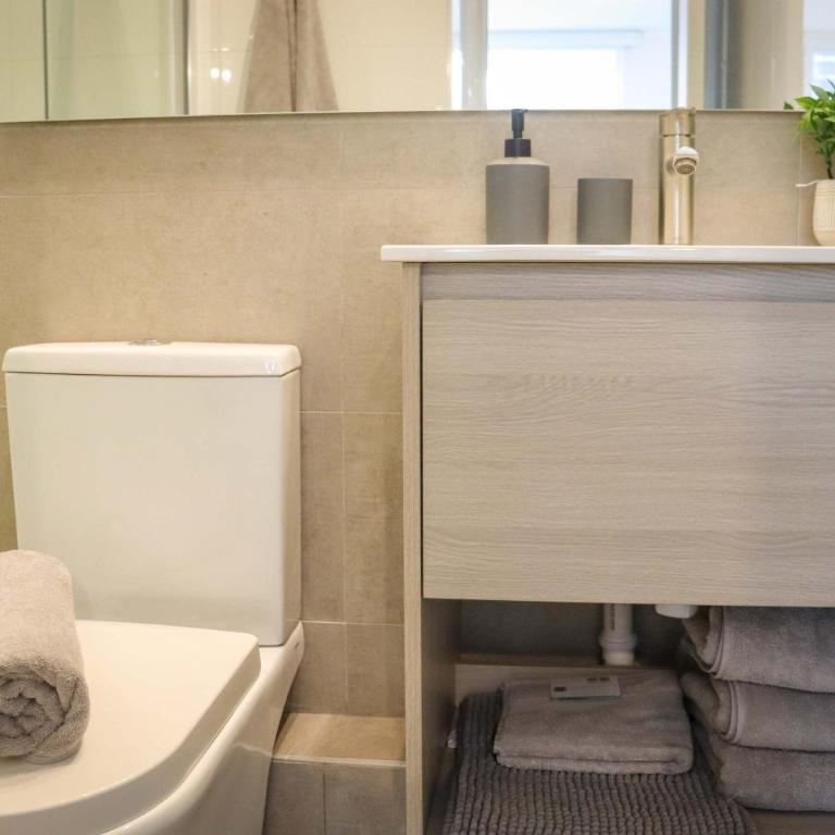 HOM I Luminoso Depto 2D2B en Nunoa 4PAX Parking - Apartamento - 83