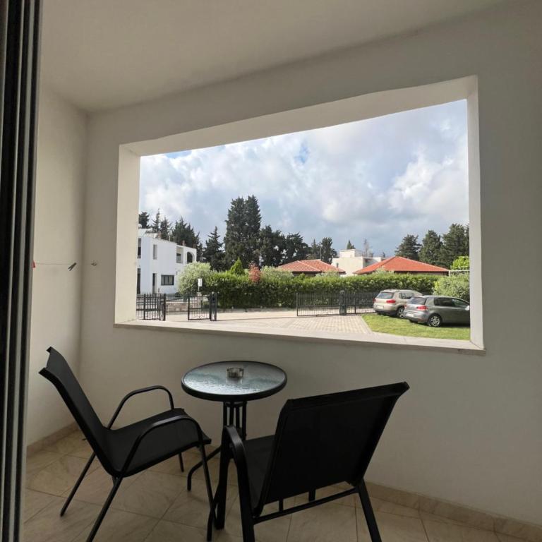 Apartments Fati & Flori - Deluks Dvokrevetna Soba sa Bračnim Krevetom/Zasebnim Krevetima i Balkonom - 3