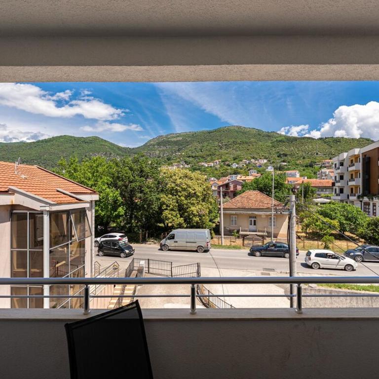 City Sky Apartment - Apartman sa 3 Spavaće Sobe i Balkonom - 5