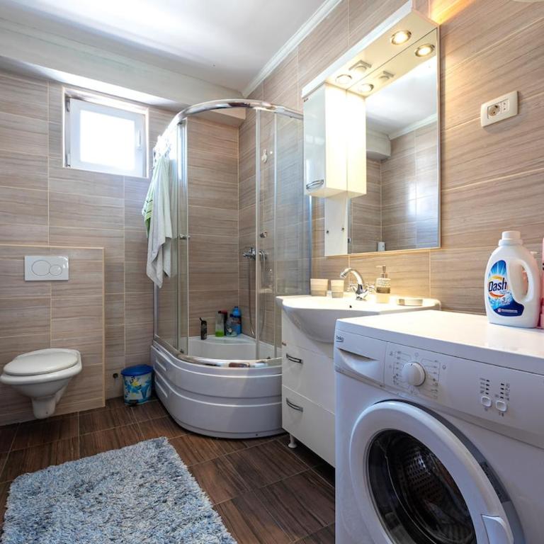 City Sky Apartment - Apartman sa 3 Spavaće Sobe i Balkonom - 12