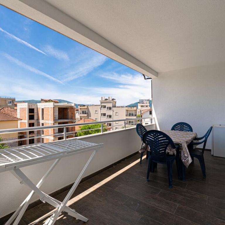 City Sky Apartment - Apartman sa 3 Spavaće Sobe i Balkonom - 15