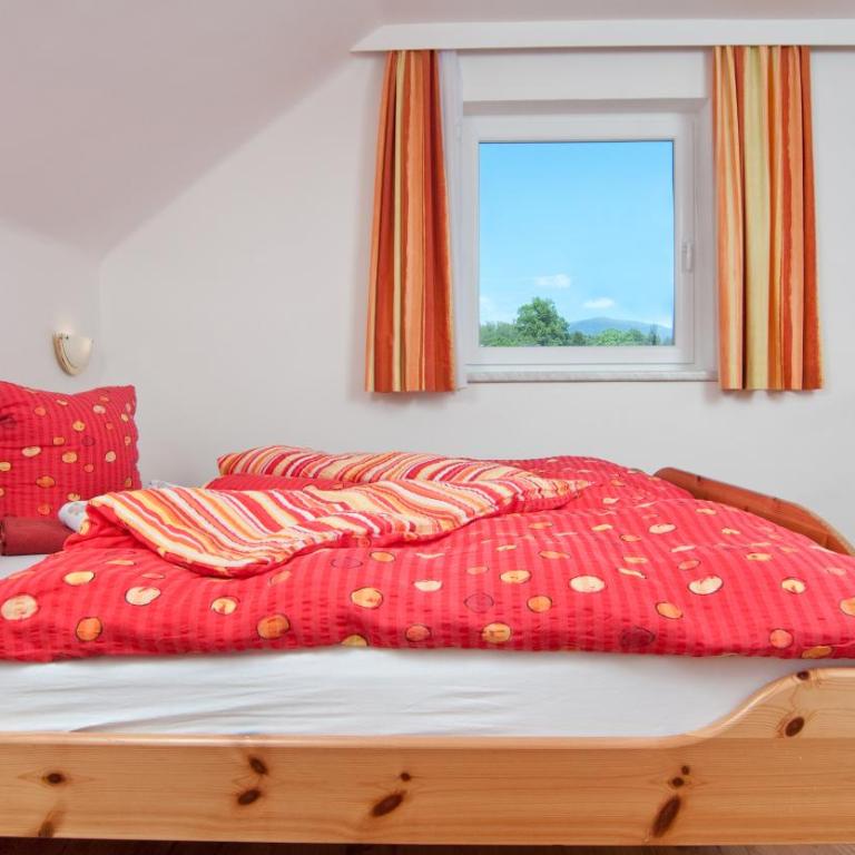 Gästehaus Lutschounig - Doppelzimmer mit Balkon - 9