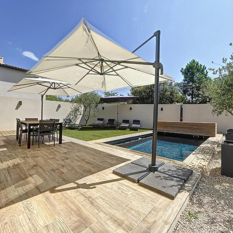 Chez NELL gîte, piscine chauffée au pied du Ventoux - Maison de Vacances 3 Chambres - 22