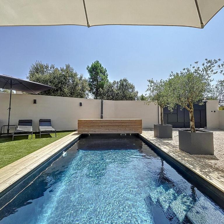 Chez NELL gîte, piscine chauffée au pied du Ventoux - Maison de Vacances 3 Chambres - 40