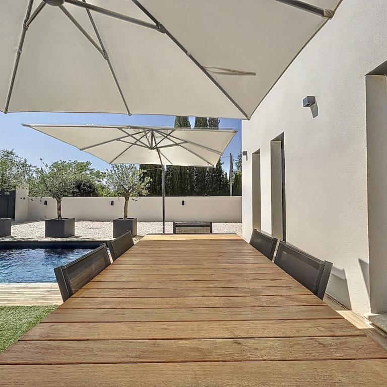 Chez NELL gîte, piscine chauffée au pied du Ventoux - Maison de Vacances 3 Chambres - 64
