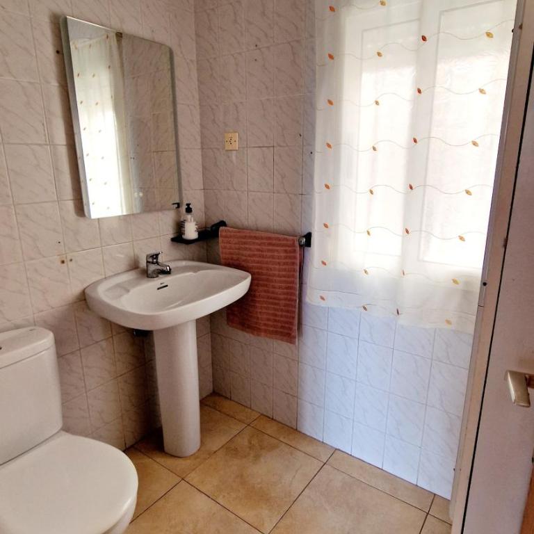Casa de sol y Mar - Two-Bedroom Apartment with Balcony and Terrace - 11