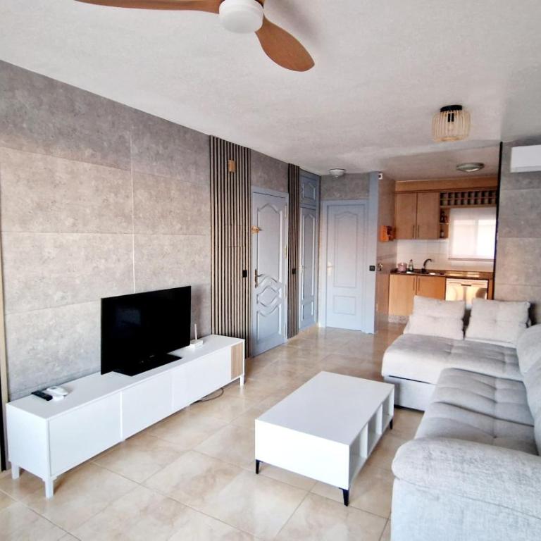 Casa de sol y Mar - Two-Bedroom Apartment with Balcony and Terrace - 4