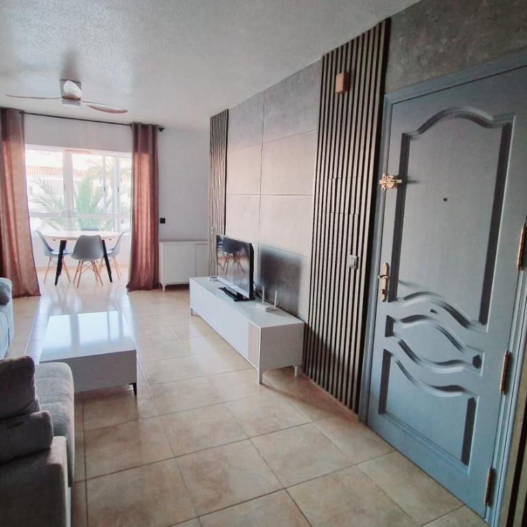 Casa de sol y Mar - Two-Bedroom Apartment with Balcony and Terrace - 1