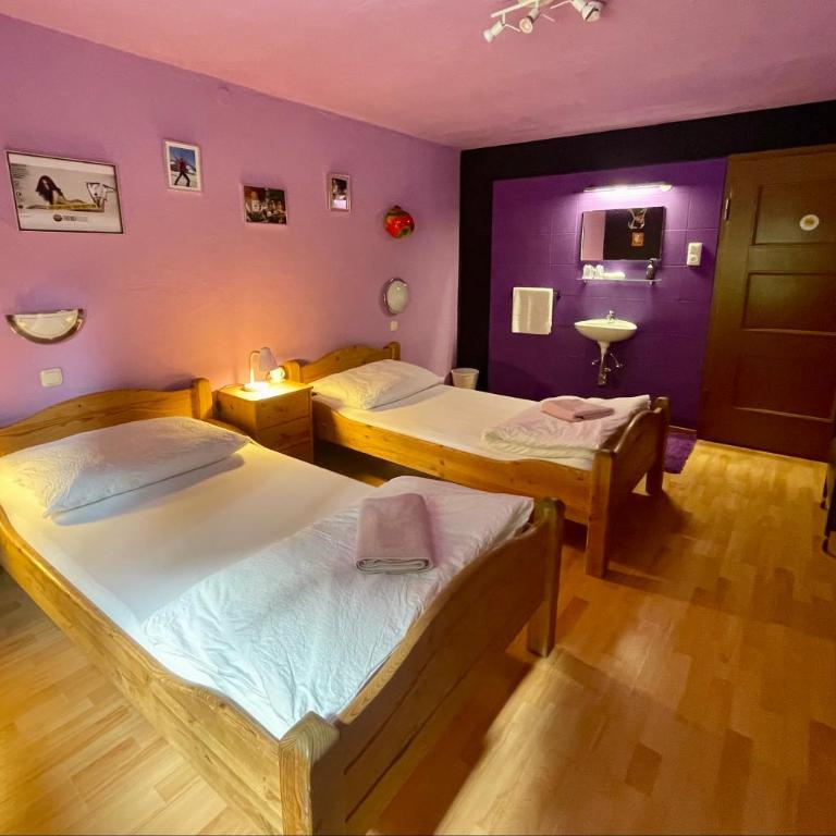 Ciao Amore St. Anton - Doppelzimmer mit Gemeinschaftsbad - 2