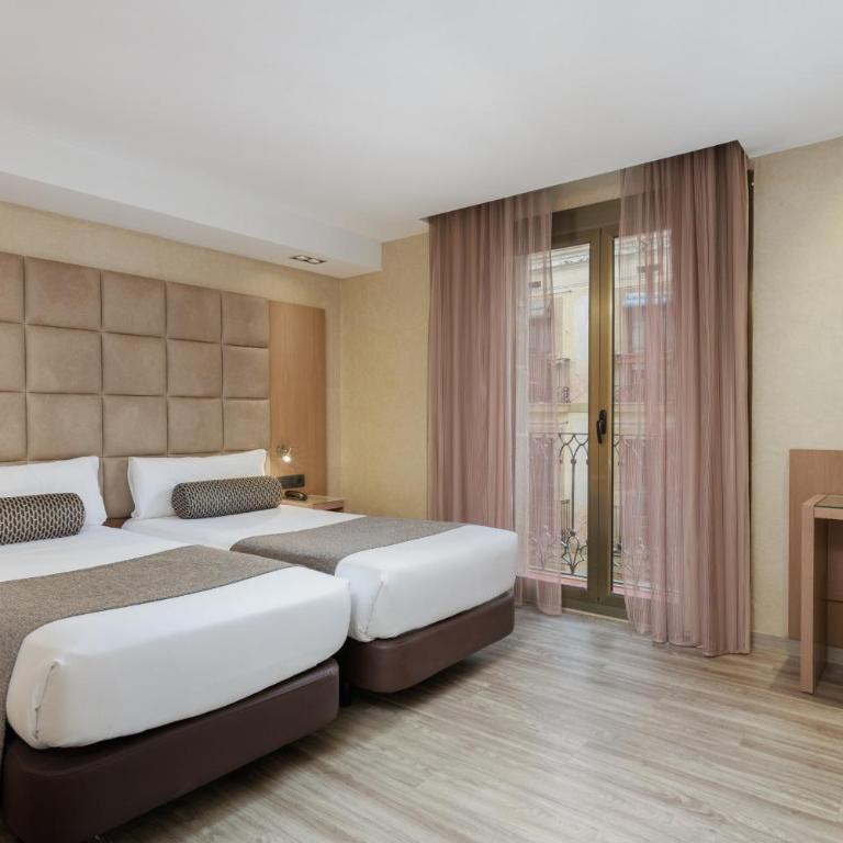Hotel Suizo - Standard Quadruple Room - 1
