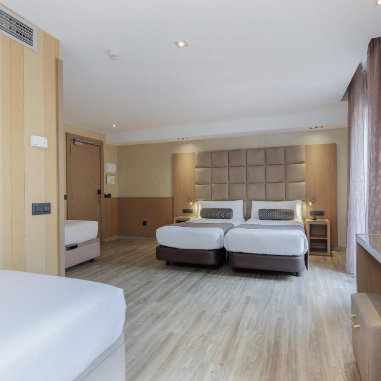 Hotel Suizo - Standard Quadruple Room - 2
