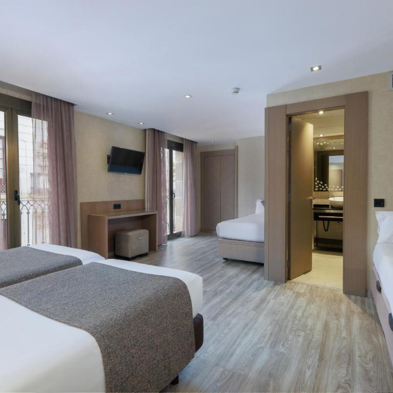 Hotel Suizo - Standard Quadruple Room - 3