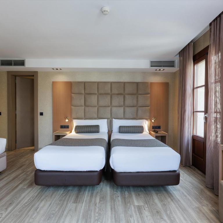 Hotel Suizo - Double or Twin Room with Extra Bed - 1