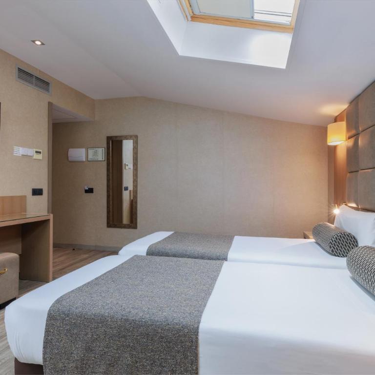 Hotel Suizo - Triple Buhardilla - 5