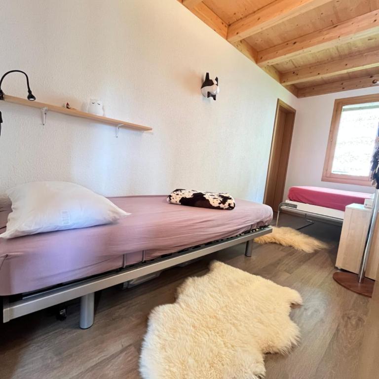 Bed & Breakfast in car-free Wengen - Hop in Nest BnB - Deluxe Zweibettzimmer - 5
