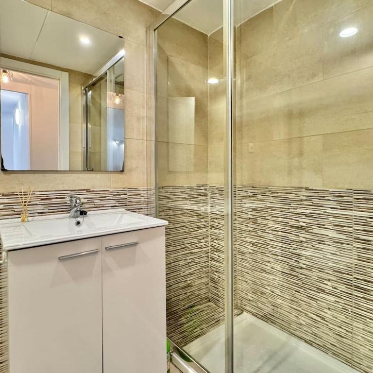 Cozy Flat with Wifi and Pool 5 min to beach - Apartamento de 2 dormitorios con piscina privada - 13