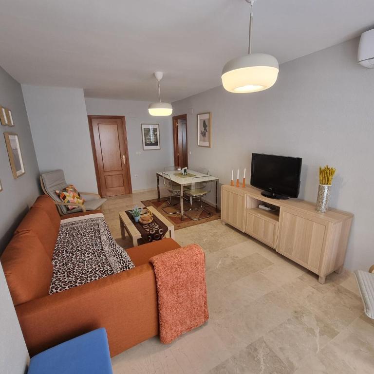 Spacious Apartment with all facilities just a few metres from the Beach - Apartment - 3