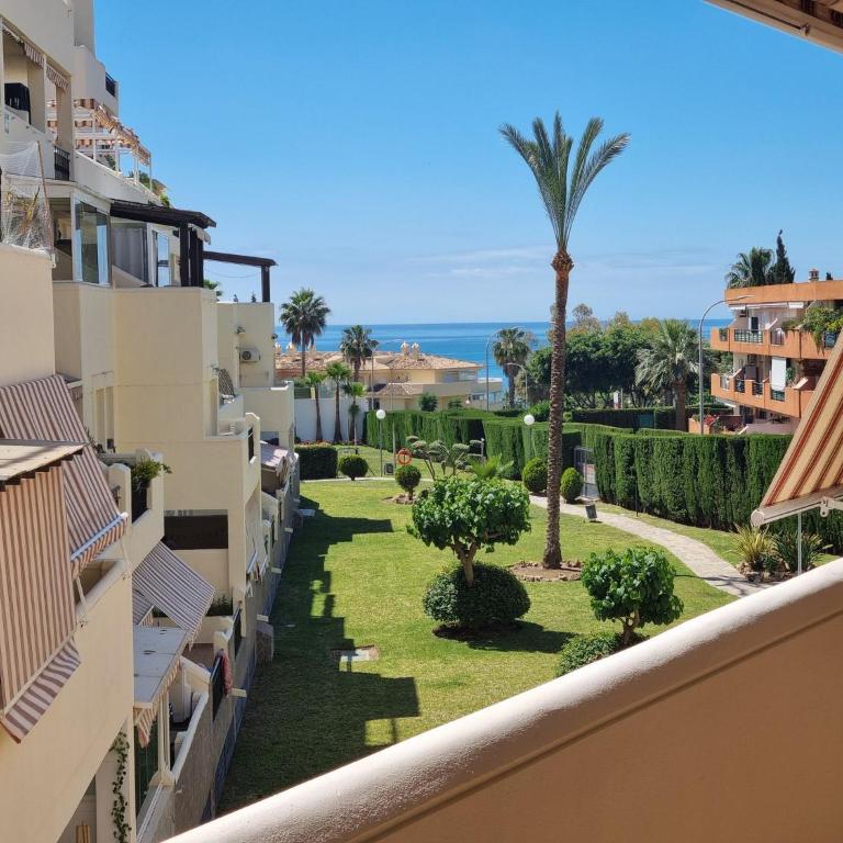 Spacious Apartment with all facilities just a few metres from the Beach - Apartment - 19