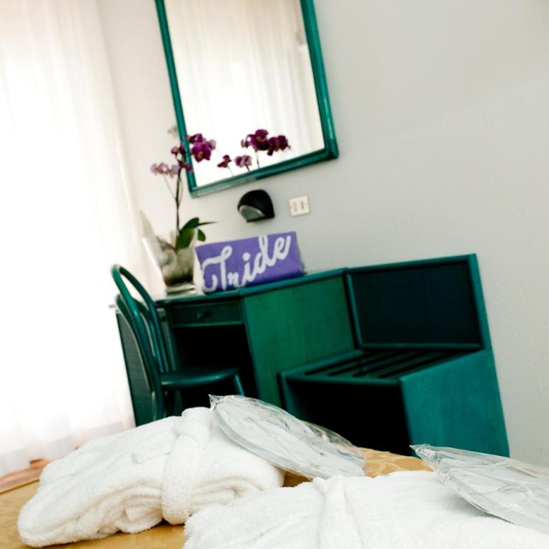 Hotel Iride & Spa bed&breakfast - Camera Tripla Comfort - 4