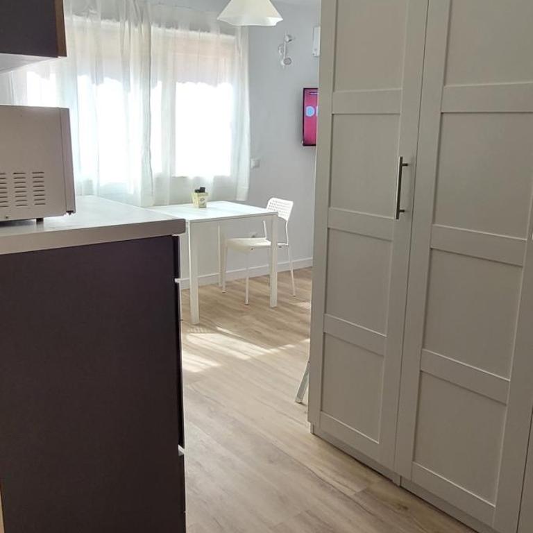 Torremolinos CARIHUELA RENOVADO - Wifi 365 Mbps - Fire Stick Amazon - Playa a 50 metros - Estudio - 1