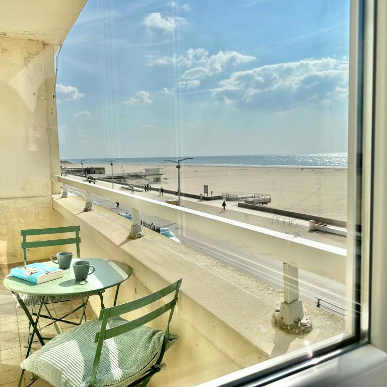 LOUISE - Appartement 2 chambres FACE MER avec Balcon et Vue magnifique - Apartment mit 2 Schlafzimmern, einem Balkon und Meerblick - 3