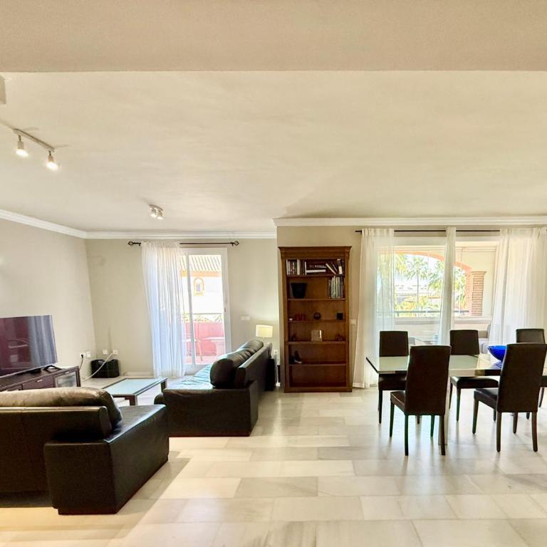 Penthouse Golden Mile Seaviews With Paddle Court - EaW Homes - Apartamento de 3 dormitorios con vistas - 17
