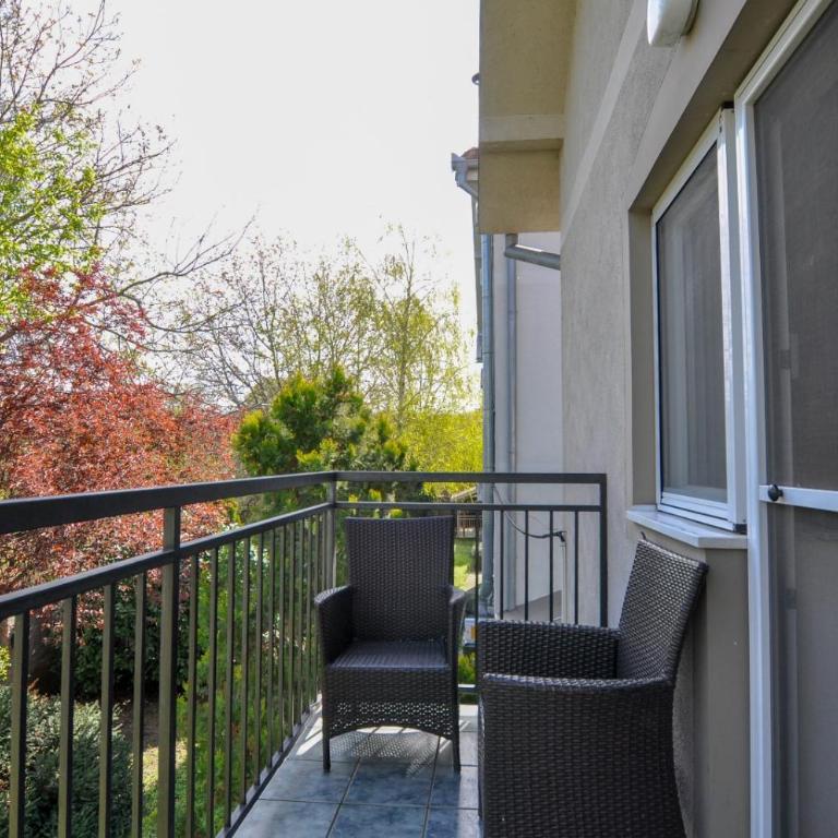 Cozy Villa withy yard and private parking - Trokrevetna Soba sa Balkonom - 9