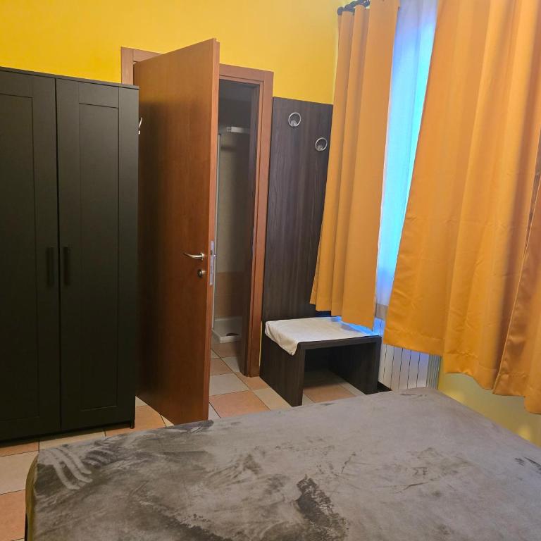 Marconi Lodge - Camera Matrimoniale con Bagno Privato - 3