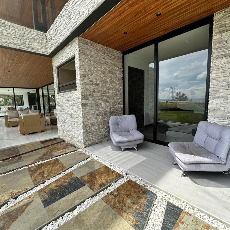 Casa en Rionegro, a pocos minutos del aeropuerto - Seven-Bedroom House - 5