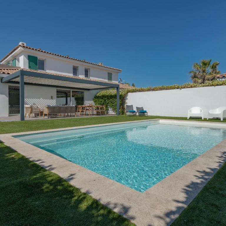La Piscine - Maison de vacances dans Le Golfe de Saint Tropez - 6 personnes - Ferienhaus mit 3 Schlafzimmern - 33