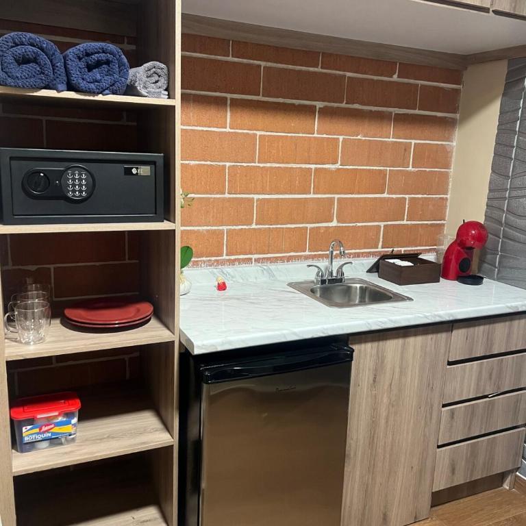 Departamento en barrio antiguo - One-Bedroom Apartment - 2