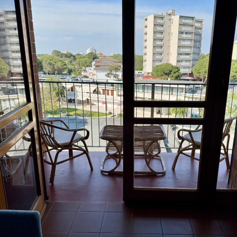 Ampio appartamento in centro con vista - terrazze, parcheggio gratuito e Wi-Fi - Two-Bedroom Apartment - 1
