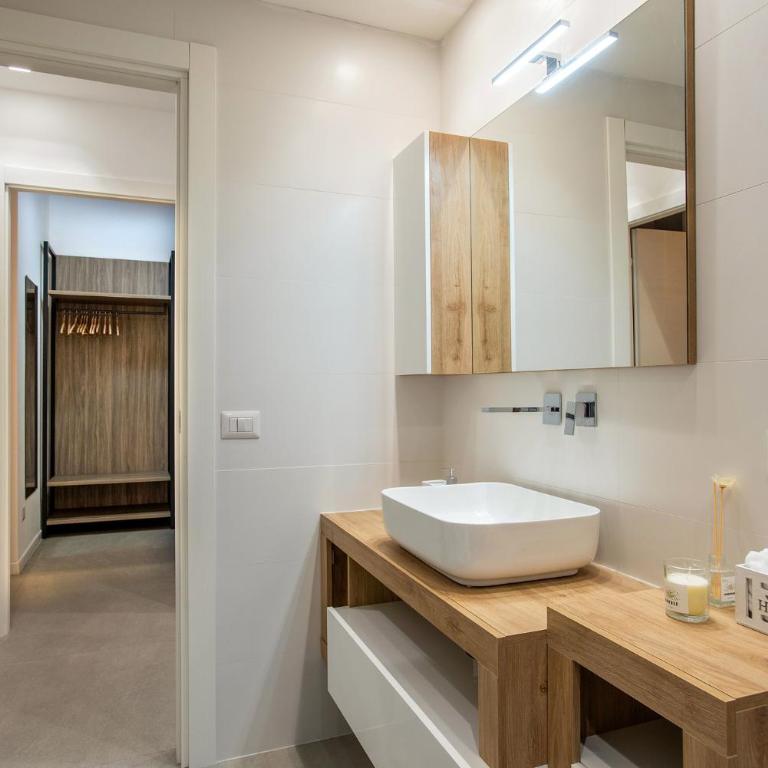 6 fermate dal Centro, Residenza Marchese Roma - Appartamento con 2 Camere da Letto - 17