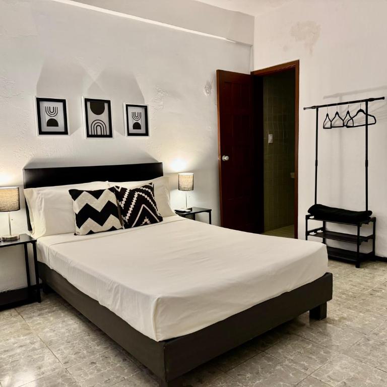 Mona Lisa - One-Bedroom Apartment - 2
