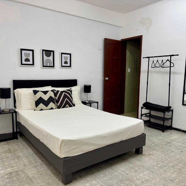 Mona Lisa - One-Bedroom Apartment - 12