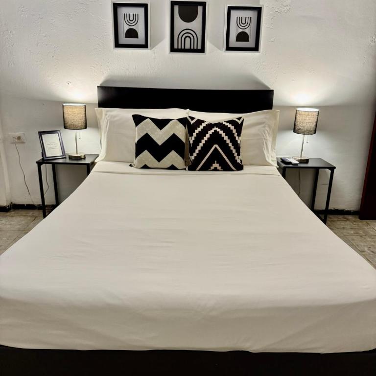 Mona Lisa - One-Bedroom Apartment - 1