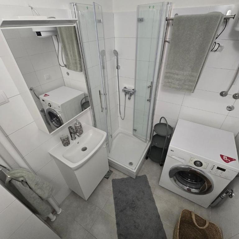 Flower Home Belgrade - One-Bedroom Apartment - 7