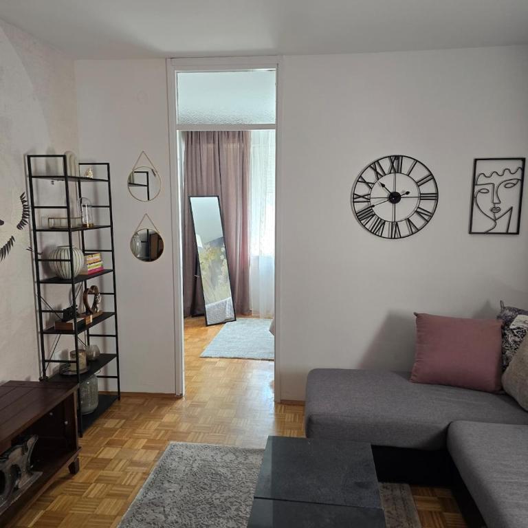 Flower Home Belgrade - One-Bedroom Apartment - 9