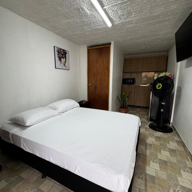 Hermoso apartamento cerca al Poblado - Estudio - 1