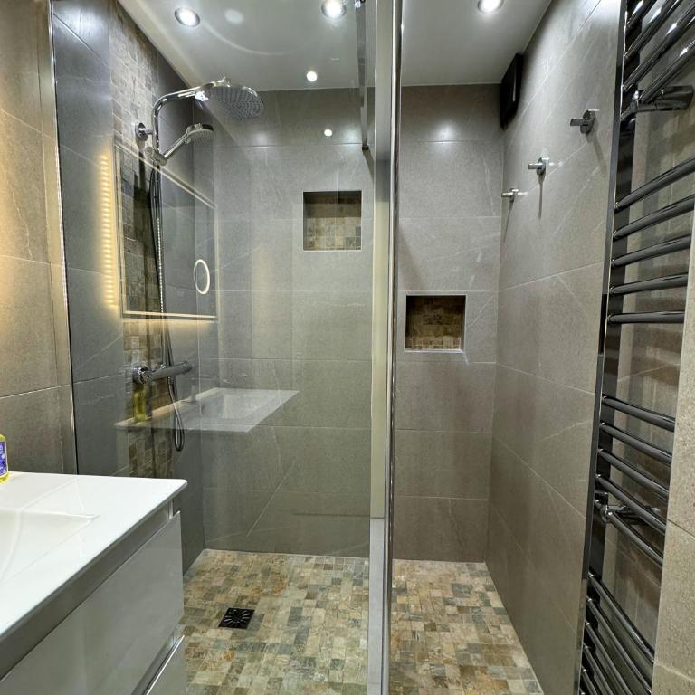 La SébaïaVie - Two-Bedroom Apartment with Balcony and Sea View - 15
