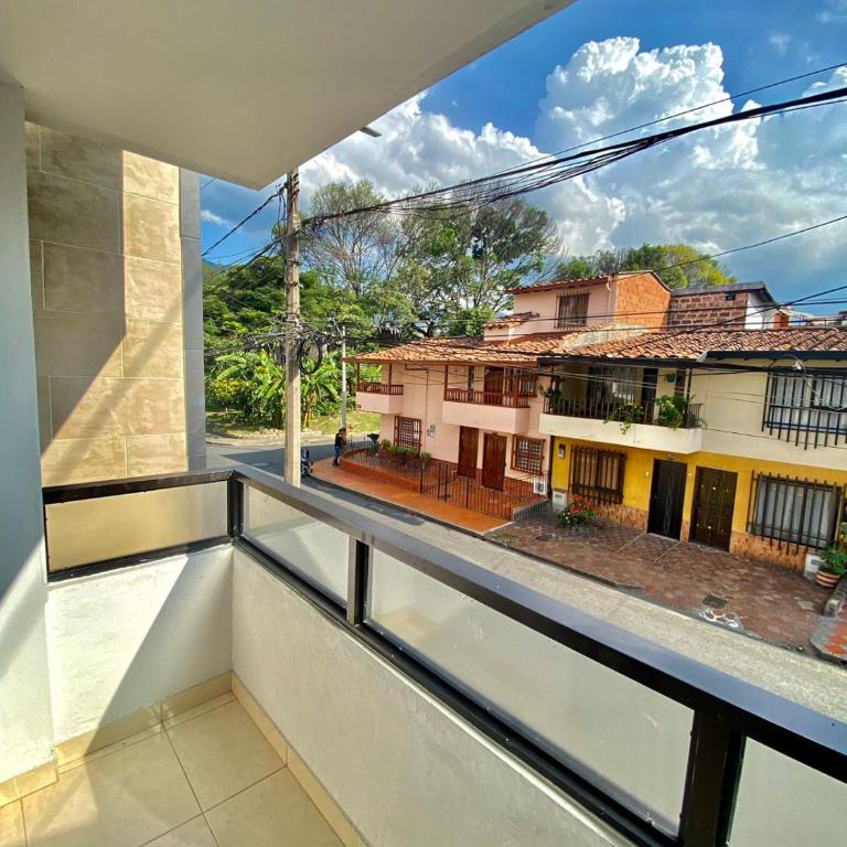 Hermoso apartamento cerca al Poblado - Apartamento de 2 dormitorios - 11