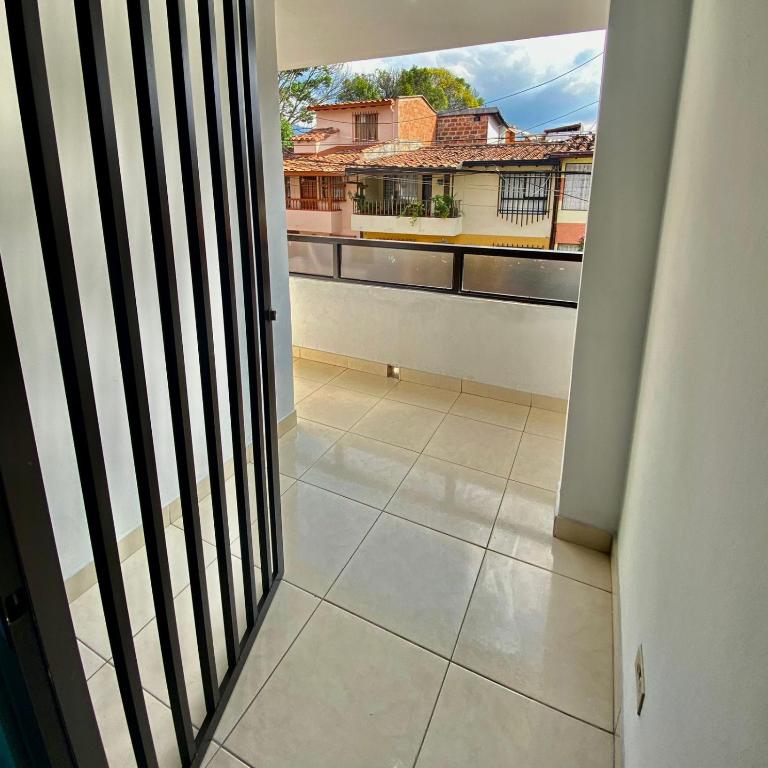 Hermoso apartamento cerca al Poblado - Apartamento de 2 dormitorios - 15