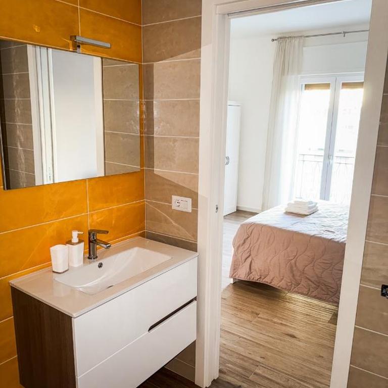 B&B Campus Suites Bari - Double Room with Private Bathroom - 1