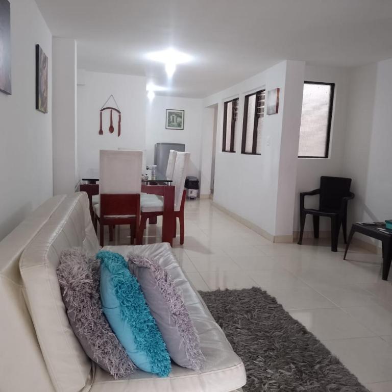 Hermoso apartamento cerca al Poblado - Apartamento de 2 dormitorios - 30